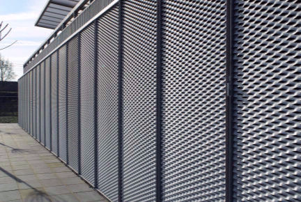 expanded-metal-mesh-fence-railing-cladding-facade-uae